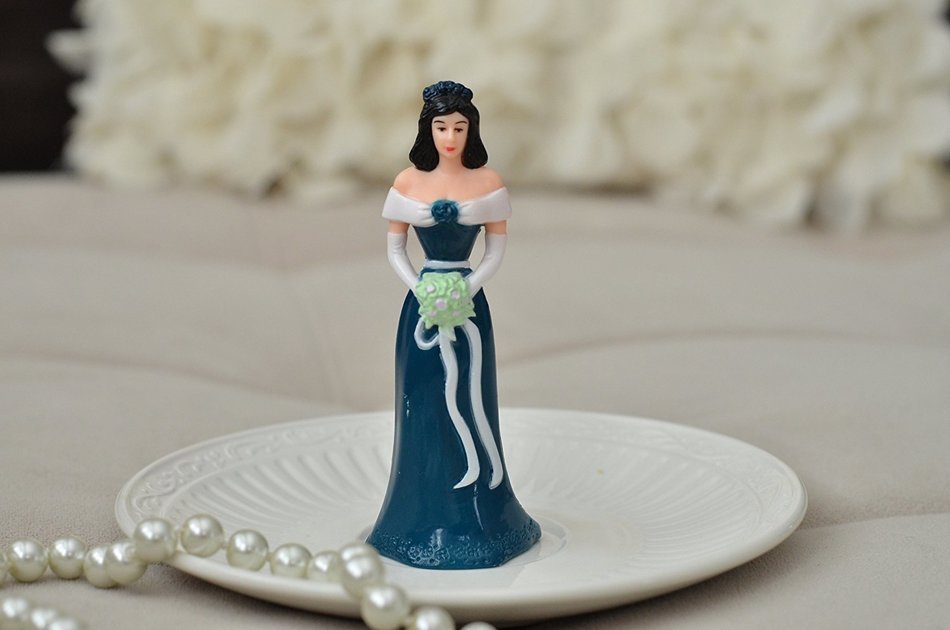 Bridesmaid Cake Topper - Light Complexion with Black Hair - Teal Dress