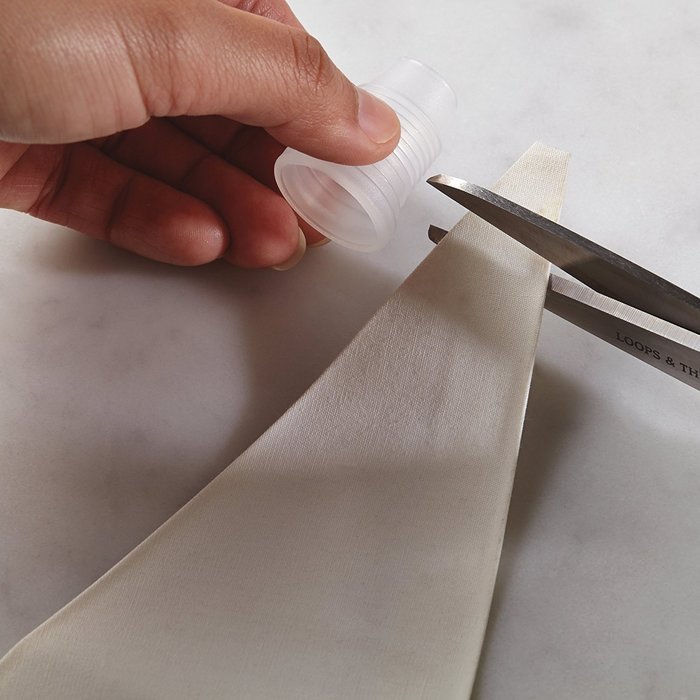 Cake Boss Decorating Tools 2-Piece Cotton Icing Bag Set, Cream N3