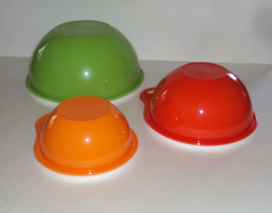 Tupperware Set of 3 Thatsa Bowls Mixing Bowl Set Red Green Orange N2