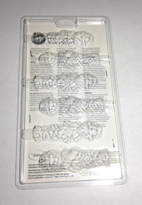 Wilton Pretzel Mold Mummy Design Halloween 6 Cavities N3