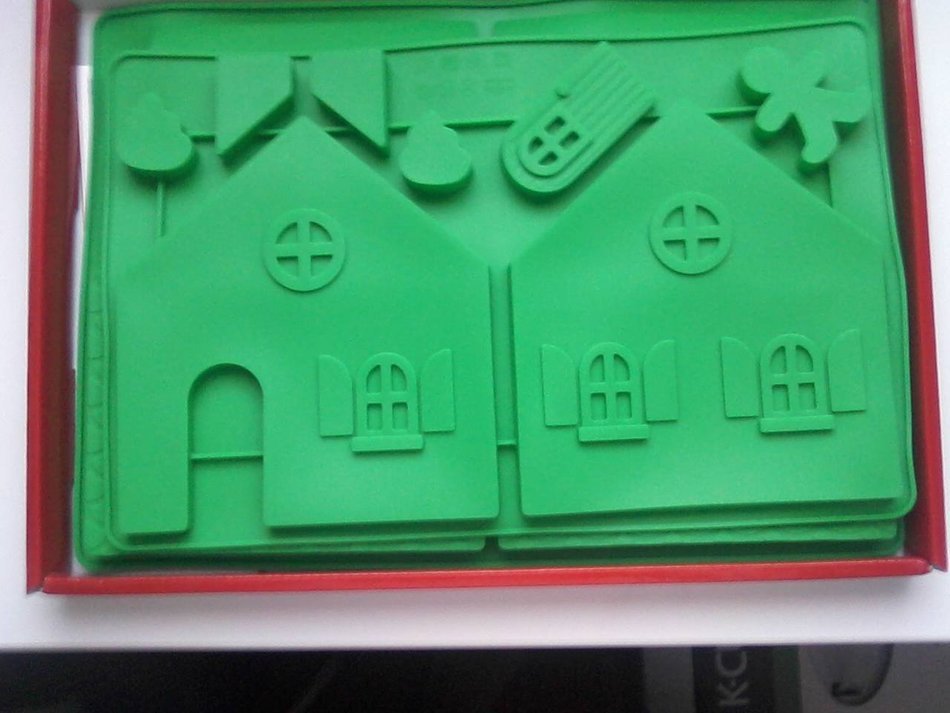 Easy to Make Gingerbread House Silicone Baking Tray N3