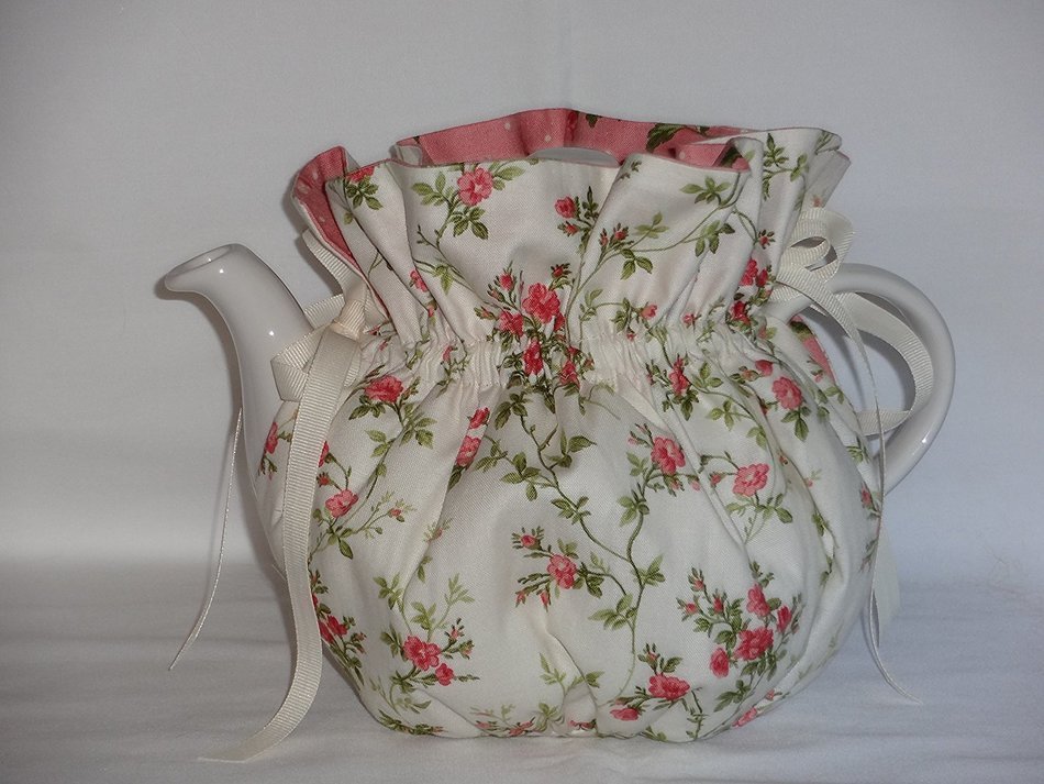 Pretty Poppies on Cream 6 Cup Reversible Tea Pot Cozy
