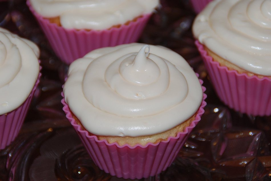 Bakers Delight: Silicone Baking Cups N4
