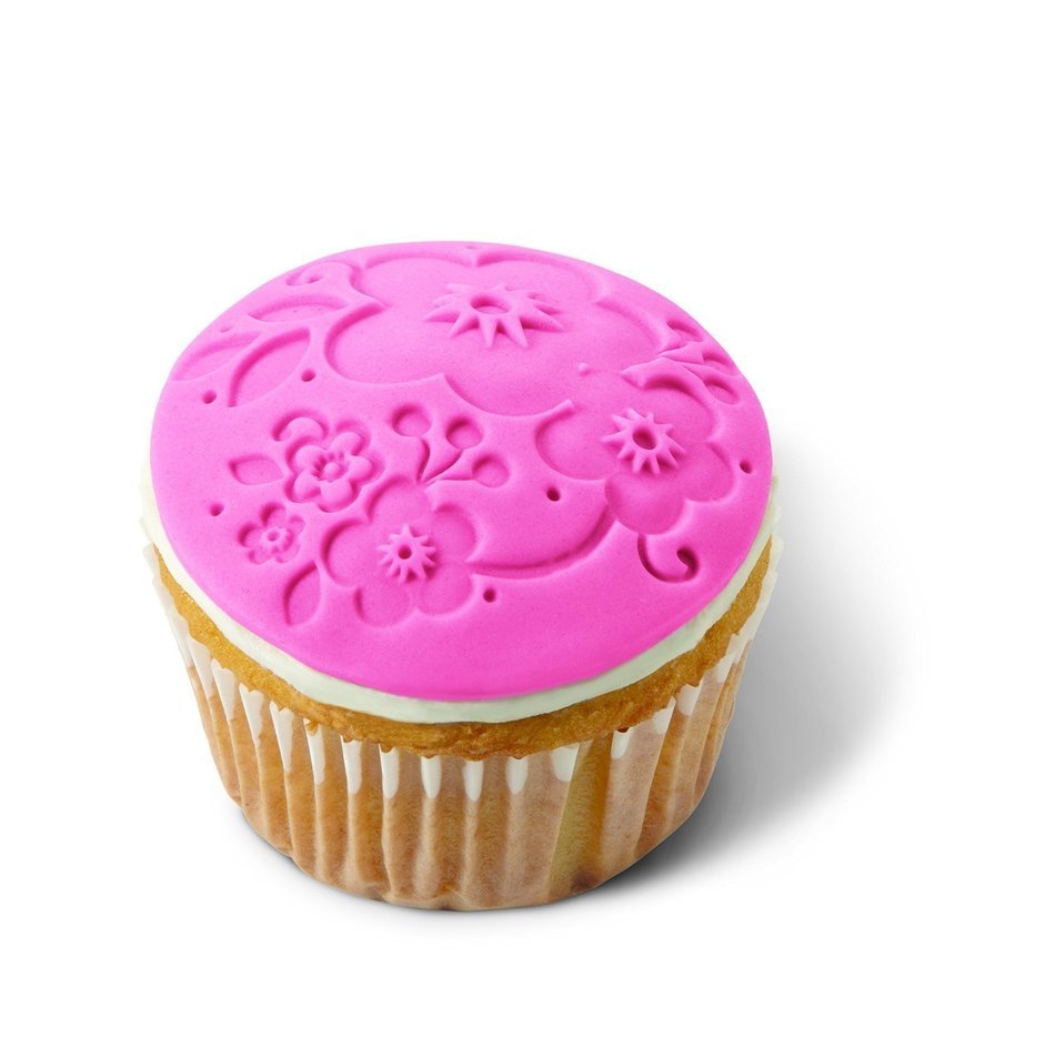 Wilton 2104-0057 14-Piece Cupcake Decorating Set, Hearts N3