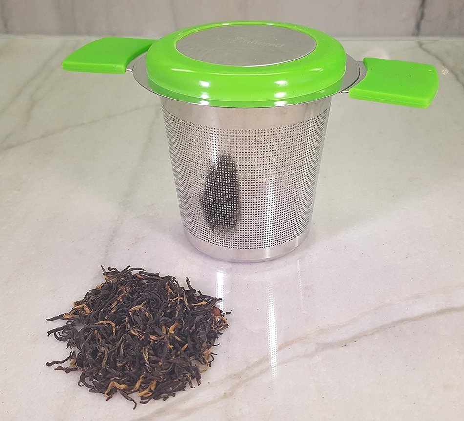 Premium Tea Infuser Brew-In-Mug Stainless Steel with Long Handles for Steeping Loose Leaf Tea, Lid Included (Green) N15
