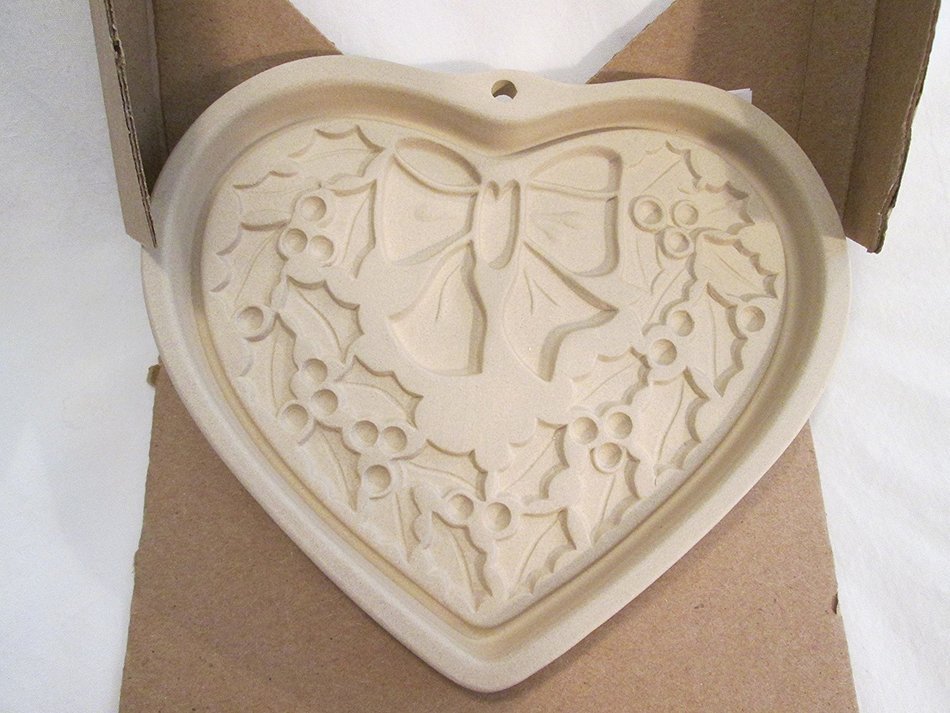 The Pampered Chef Winter Wreath Stoneware Mold N2