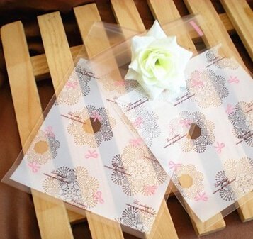 ONOR-Tech 100 PCS Lovely Cute Bowknot OPP Self Adhesive Cookie Bakery Candy Biscuit Roasting Treat Gift DIY Plastic... N56