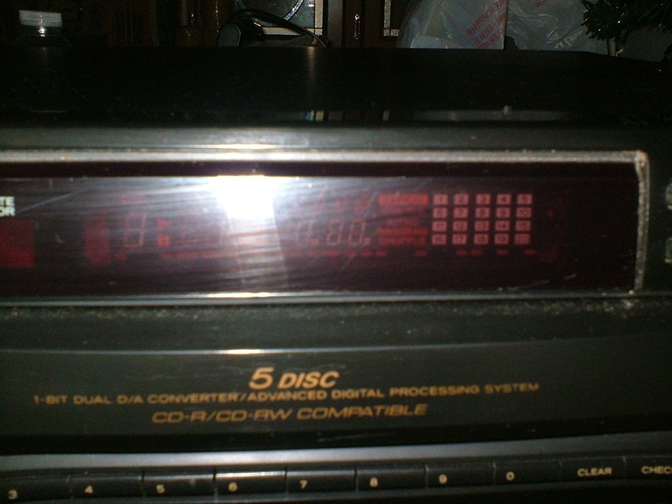 TEAC COMPACT DISK MEDIA PLAYER MODEL PD-D2750 N5