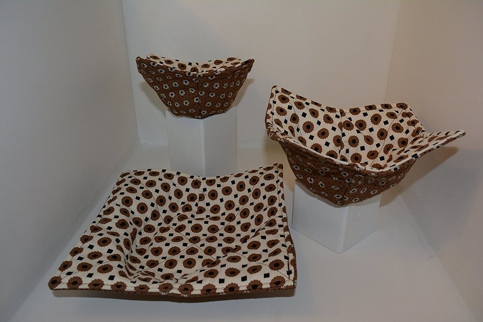Microwave Bowl Cozies // Set of 3 // 1 Small Bowl Cozy // 1 Medium Bowl Cozy // 1 Dinner Plate Cozy // Funky Flowers N4