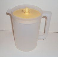 Tupperware Classic Sheer Push Button 2 Quart Pitcher Yellow Seal