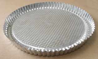 The Pampered Chef 10 1/4" Diameter Fluted French Tart Tin Pan