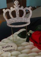 Yacanna Gold Crown Cake Toppers, Crystal Princess