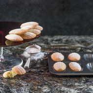 Bellemain 12-Cup Nonstick Madeleine Pan N2
