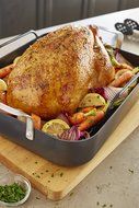 KitchenAid KC2H116RP 16" Hard Anodized Roaster with Rack - Midnight Black N5