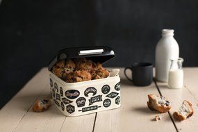 Now Designs Bakery Box, Ivory N7