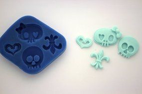 MONSTER HIGH SKULLS MOLD FOR FONDANT, GUM PASTE, CHOCOLATE, HARD CANDY, FIMO, CLAY, SOAPS