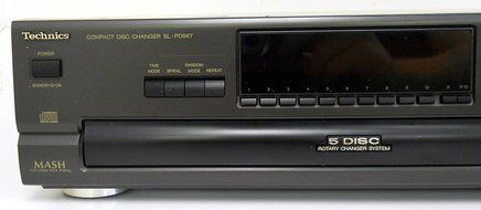 Technics Compact Disc Changer SL - PD667 N3