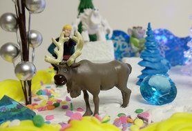 FROZEN 35 Piece Frozen Cake Topper Set Featuring 2&quot; Winter Wonderland Figures of Elsa, Anna, Sven, Hans, Kristoff... N2