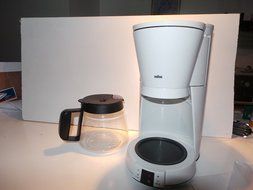 Braun Flavorselect Kf-157 3096 12 Cup Coffee Maker 1200 Watt White Flavor Select