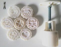 Father.son China&#039;s Mid-Autumn Festival Moon cake mould DIY tools set (white square cartoon of 8 50g)