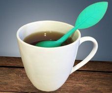Tongzuo Silicone Loose Leaf Tea Infuser Strainer with Resting Coaster (Red, Blue, Green and Pink Optional) (2,... N14