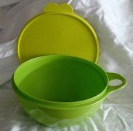 Tupperware Thatsa Bowl Jr- Lettuce Leaf Green /Margarita