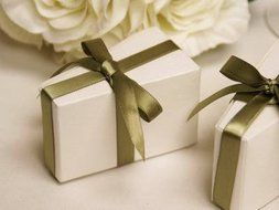 100 pcs White Triangle CAKE Wedding Favor Boxes