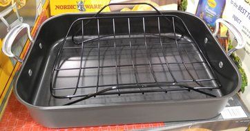 Nordic Ware Extra Large Non Stick Roaster and Rack Riveted Cast Aluminum Handles Upto 25lb Turkey 18 x 13.25 in N4