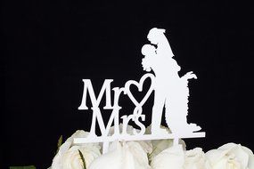 LOVENJOY with Gift Box Sparkling Mr and Mrs Monogram Bride Groom Silhouette Wedding Cake Topper (6-inch, Silver... N12