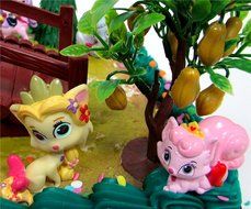 PALACE PETS 18 Piece CAKE Topper Set Featuring 12 Palace Pets Figures and Decorative Themed Accessories, Figures... N2