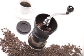 Hario Ceramic Coffee Mill Skerton Storage Capacity (100g)