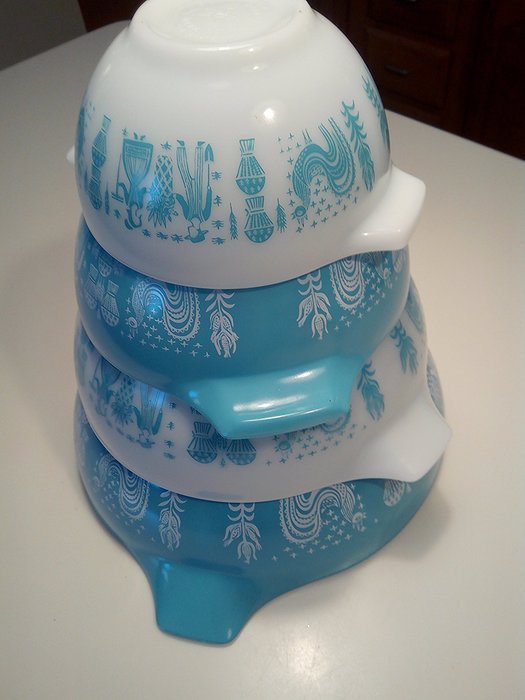 VINTAGE PYREX "AMISH BUTTERPRINT" BOWLS N2