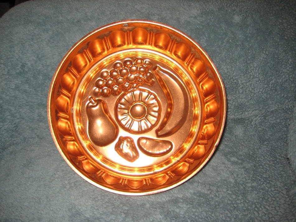 Vintage Coppertone Copper Tone FRUIT PATTERN 10 x 2 1/2 Inch Jell-o Mold / Cake Baking Pan / Wall Plaque