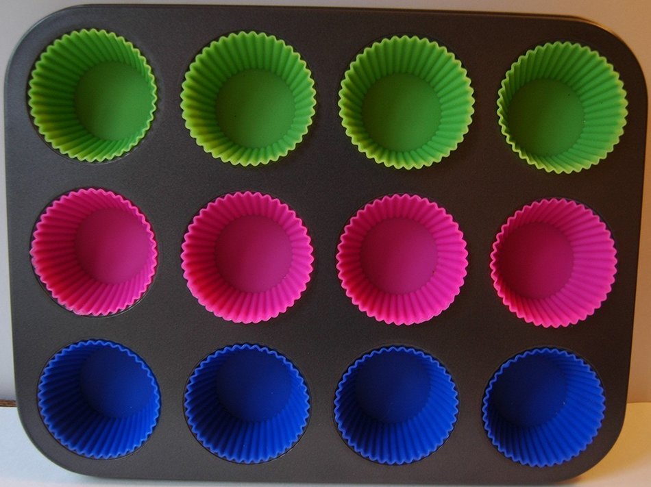 Non-stick Muffin Tin & Cupcake Pan with 12 Removable Silicone Cups - Easiest Clean-up! - Metal Pan Is Stable for... N3