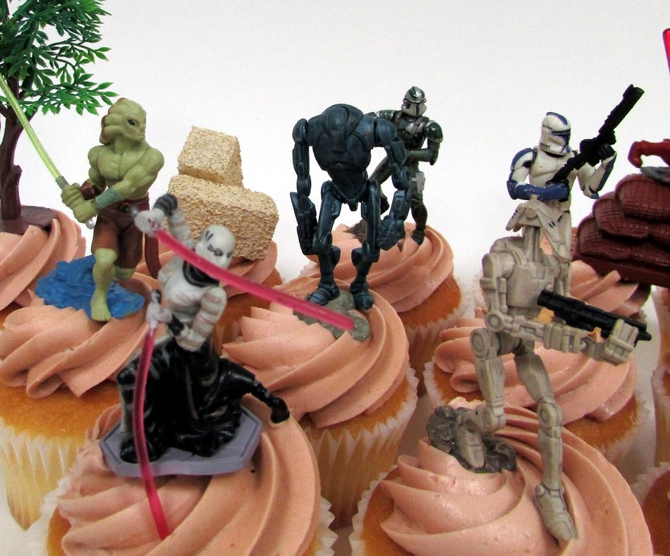 STAR WARS 14 Piece CUPCAKE Topper Set Featuring Storm Troopers, Soldiers, Kit Fisto and Asajj Ventress, Themed... N6