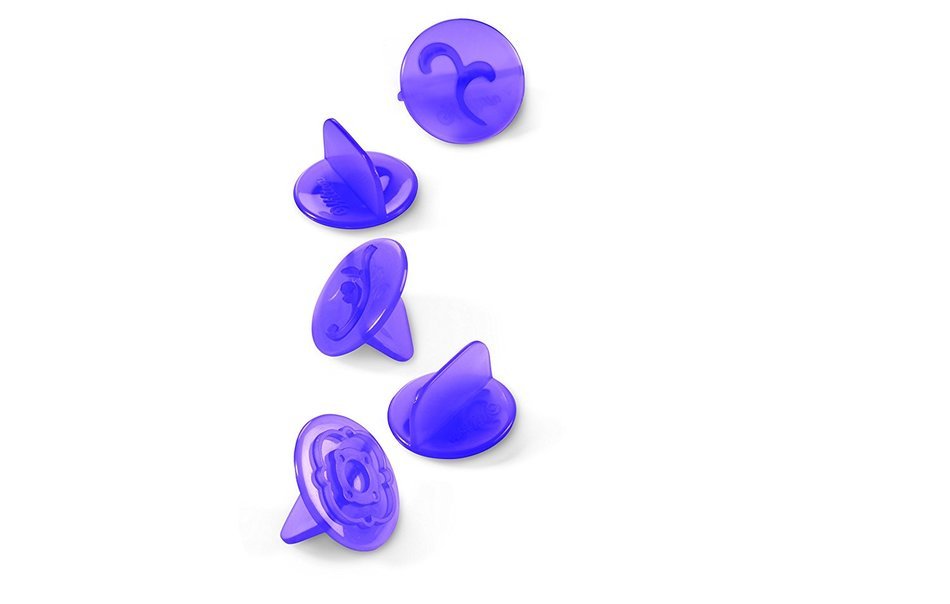 Wilton 2104-0057 14-Piece Cupcake Decorating Set, Hearts N5