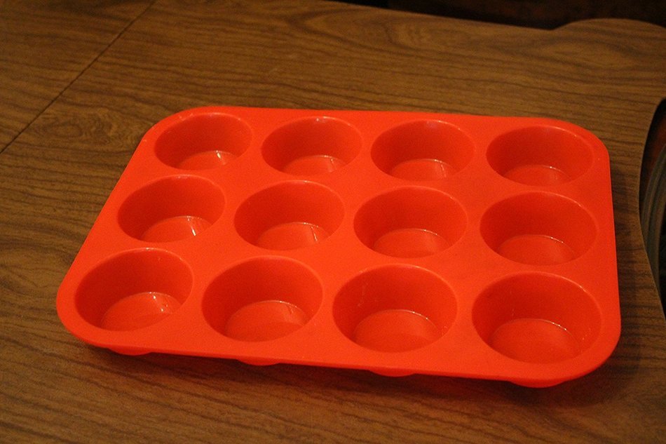 Cheff 12 Cup Muffin Bake Pan Silicon Cupcake Mold (12 Cup & 24 Cup) N2