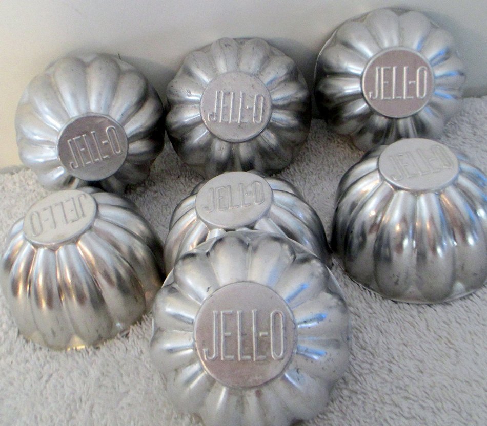 7 Original Jell-o 1930's Single Serve Fluted Vintage Tin Ware Molds 3 " wide and 2 3/4 " deep N4