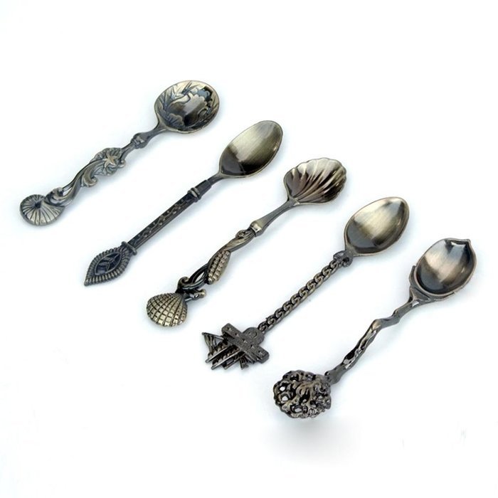 TTnight 5pcs Kitchen Bar Vintage Royal Style Metal Carved Small Coffee Spoons Flatware Cutlery Mini Dessert Spoon... N8