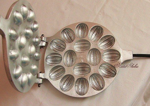 oreshnitsa 	oreshki russian oreshki mold russian nut 16