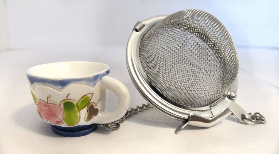 U-B Charmed Teapot Tea Strainer (Multi-color Flowers) N3