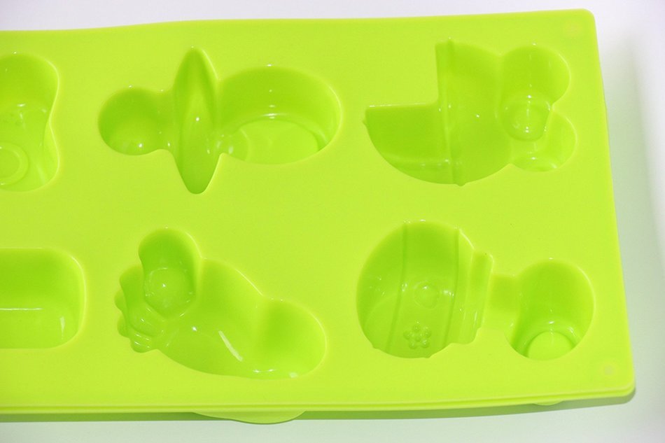 6-Cavity Pacifiers Feet Bottles Silicone Cake Molds DIY Creative Cake Mold Chocolate Mold Candy Mold(Random Color... N4