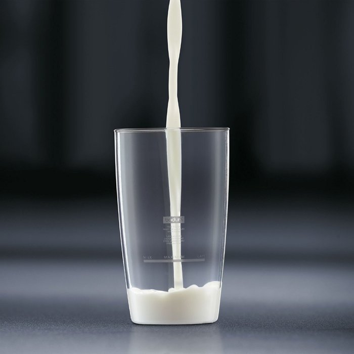 Bodum 1086401G Latte Milk Frother Battery Operated Glass, 6 oz, Black