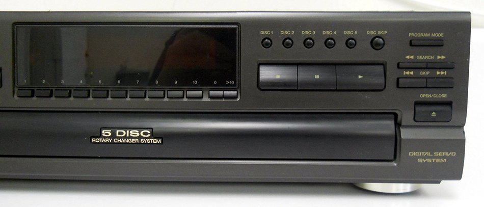 Technics Compact Disc Changer SL - PD667 N4
