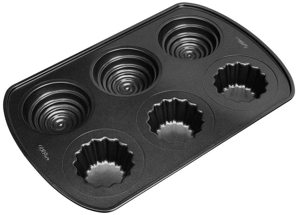 Wilton Premium Nonstick 3D Cupcake Pan, 6-Cavity