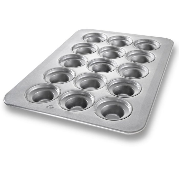Chicago Metallic 45435 Glazed Aluminum Large-Crown 15 Cup Muffin Pan