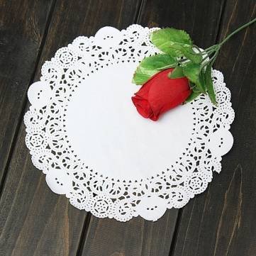 UR Bakeware 100Pcs 5.5 Inch Round Lace Paper Cake Dessert Doilies Placemat N5