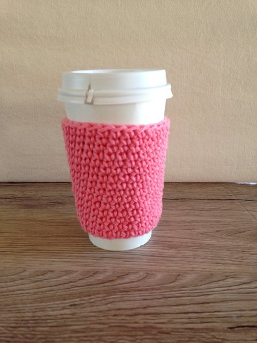 Crochet cup cozy, coffee cup sleeve, reusable coffee sleeve, coffee cup cozy in strawberry pink N3