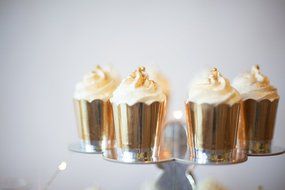 Simply Baked Petite Paper Baking Cup, Metallic Gold, 20-Pack, Entertain with Ease and Style, Serve Cupcakes, Ice... N10