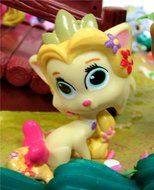 PALACE PETS 18 Piece CAKE Topper Set Featuring 12 Palace Pets Figures and Decorative Themed Accessories, Figures... N8